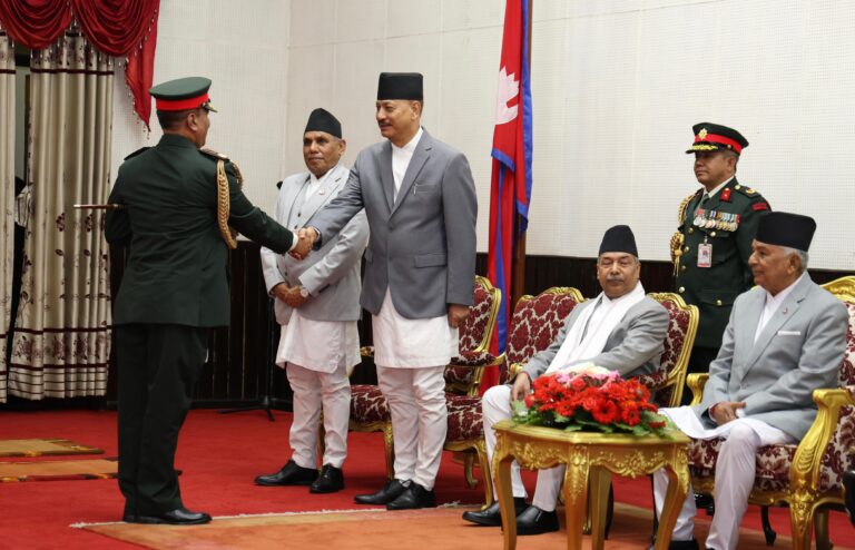 nepal-army_sing-program_rastapati-ram-chandra-poudel-2