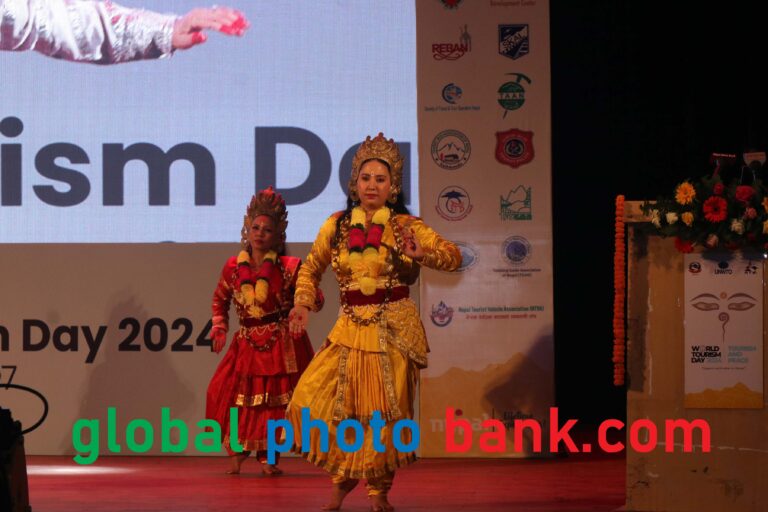 god-cultuer-dance_single-god-dance-single_picture-1