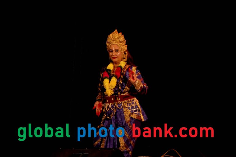 god-cultuer-dance_single-god-dance-single_picture-2