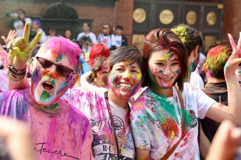 holi