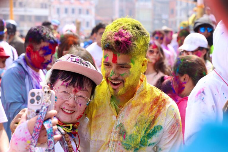 holi