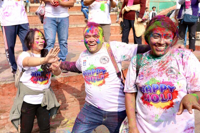 holi