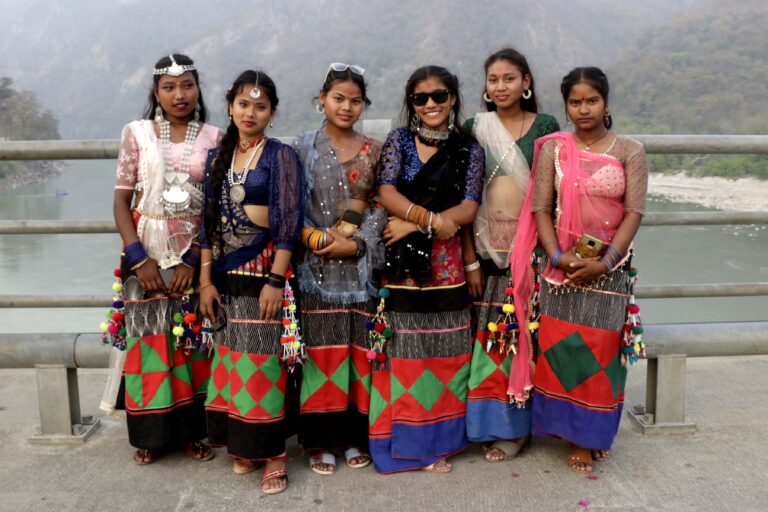 tharu cultural dress
