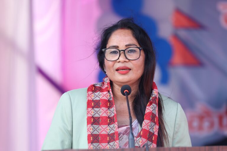 PM distributes computers to community schools in three districts (2)