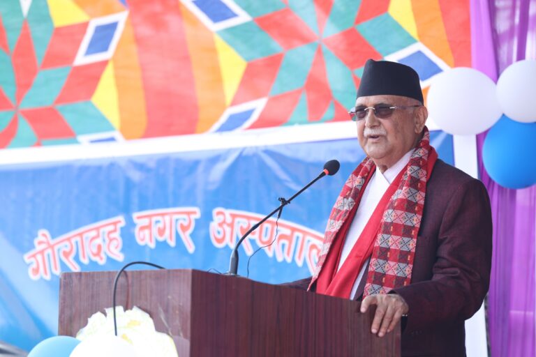 PM distributes computers to community schools in three districts (3)