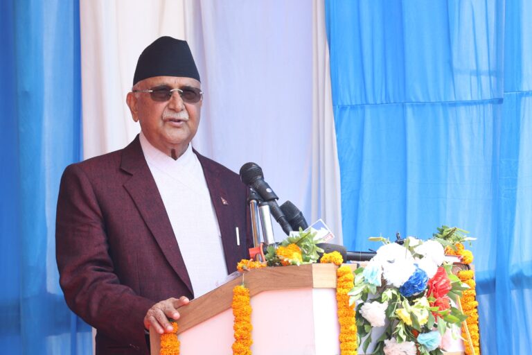PM distributes computers to community schools in three districts (7)