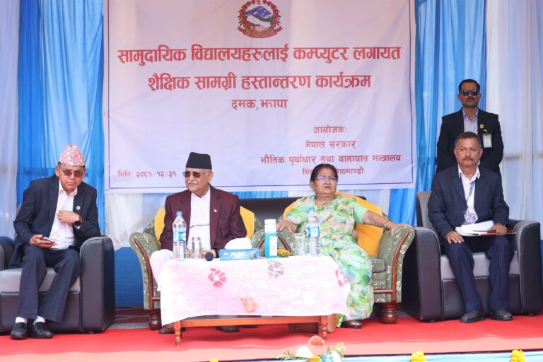 PM distributes computers to community schools in three districts (8)