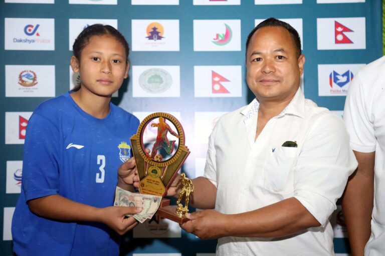 women 7side  football (2)