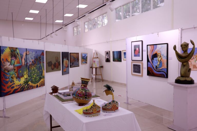 National Fine Arts Exhibition 2082