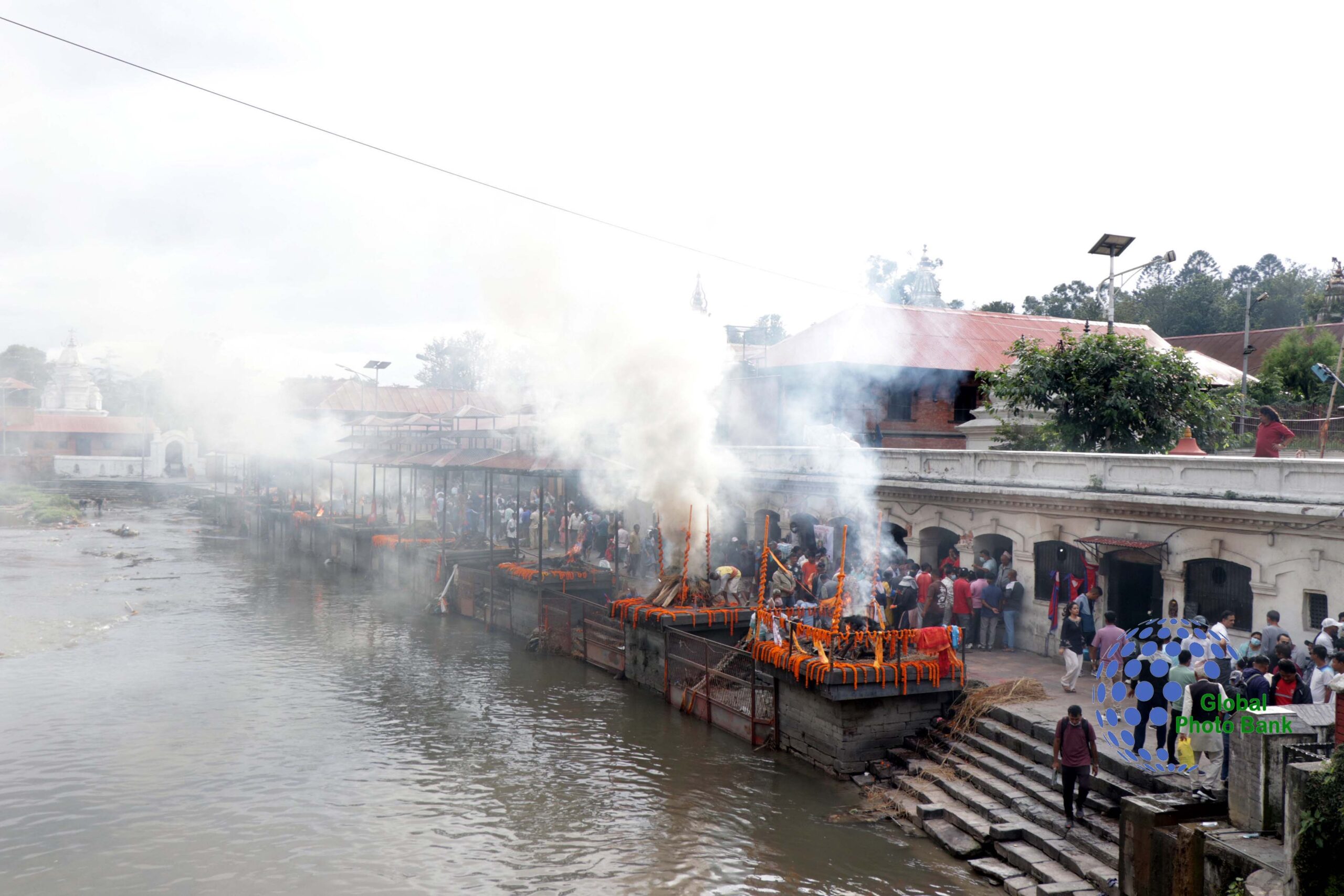 The last rites are being performed at Aryaghat.