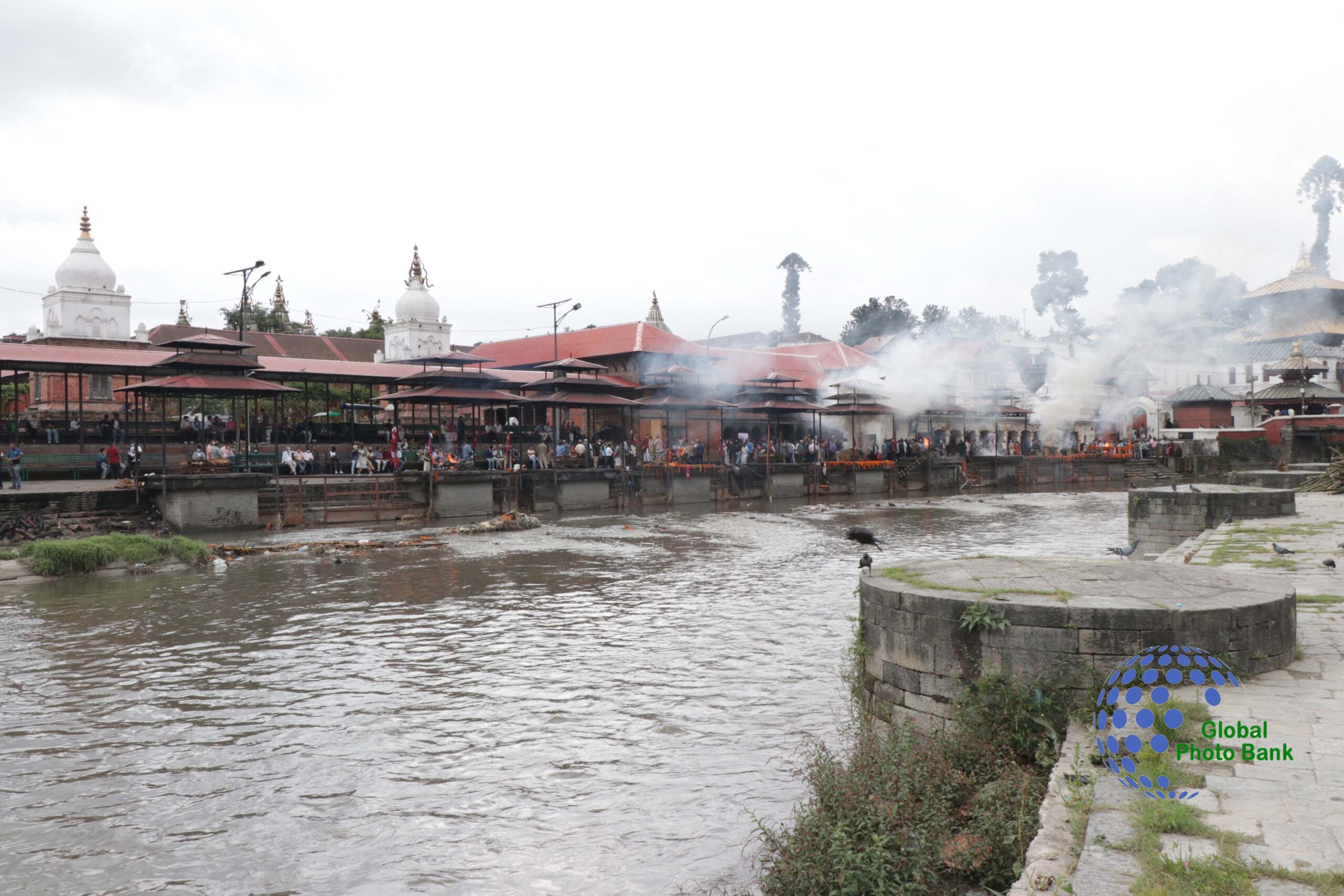 The last rites are being performed at Aryaghat.