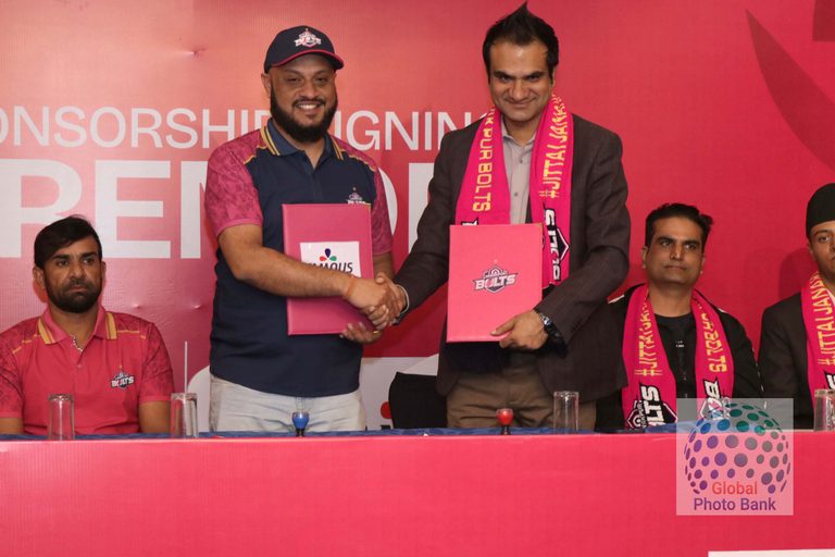 signing cermony with fomous steel