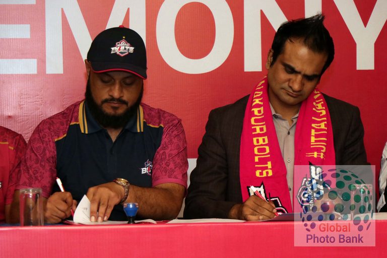 signing cermony